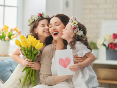 Presenttips och minnesvärda personliga presenter till mamma